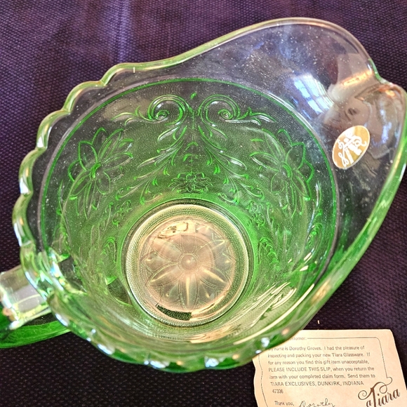 Vintage Indiana Glass ~Tiara Exclusive ~Chantilly Green Sandwich Pattern Pitcher - Picture 6 of 10